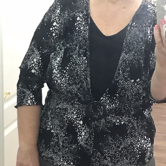 New black and white blouse - Picture 7 of 7